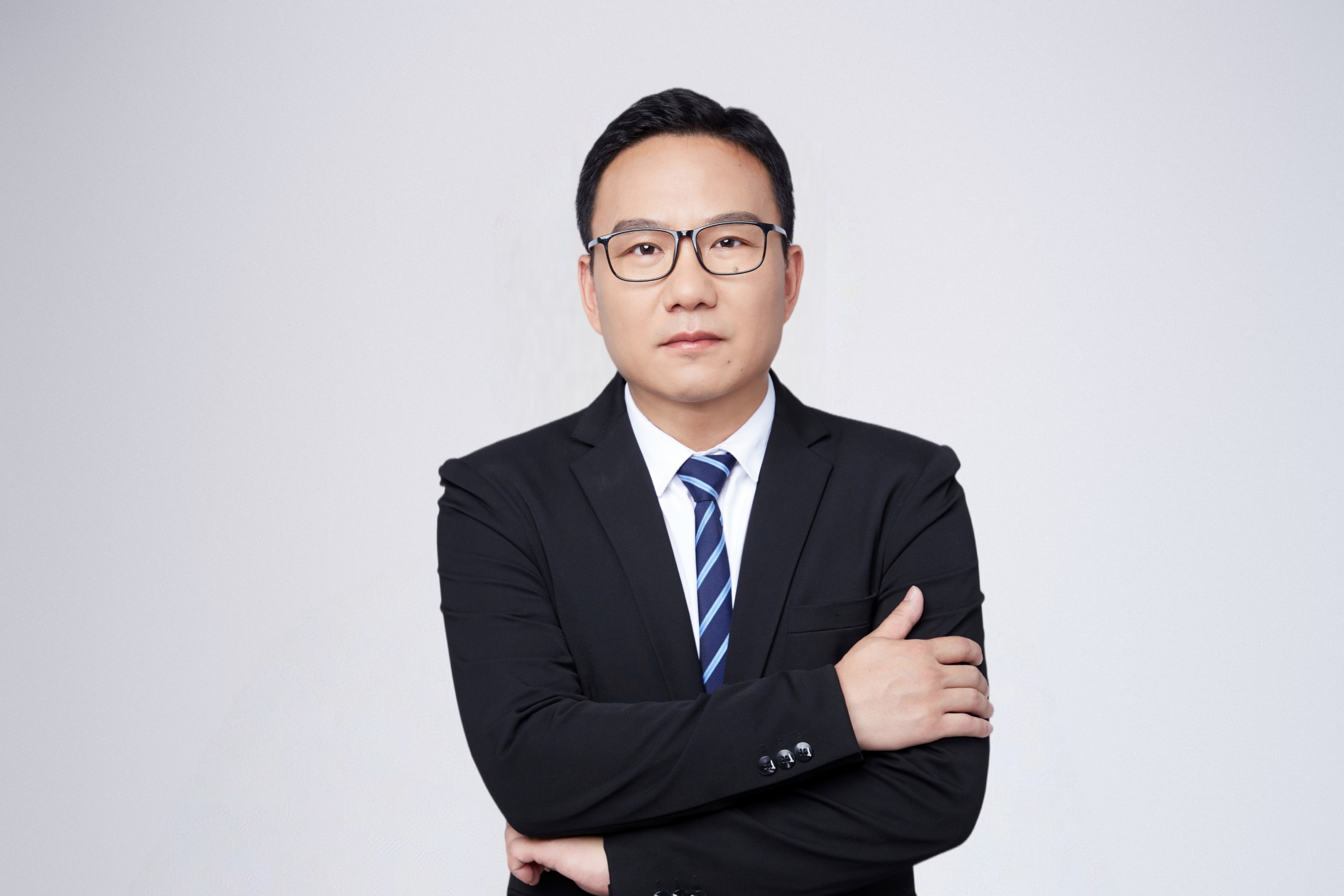 王亮